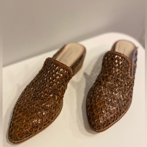 Chinese Laundry Mayflower brown woven mules with block heel, woven slip on shoes - Picture 5 of 5